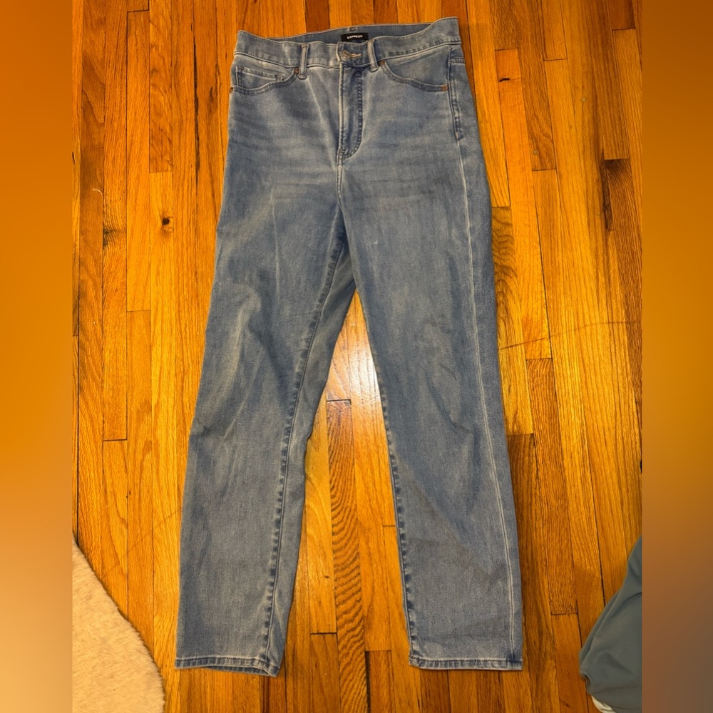 Express High Waisted Cropped Straight Jeans size 6